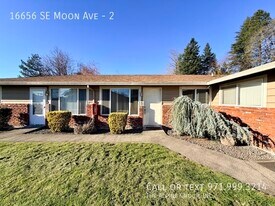 16656 SE Moon Ave in Milwaukie, OR - Building Photo