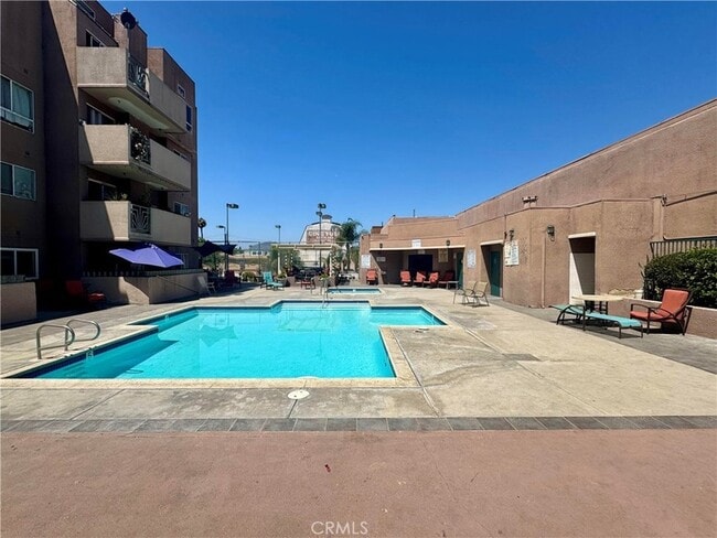 450 E 4th St, Unit 334 in Santa Ana, CA - Building Photo - Building Photo