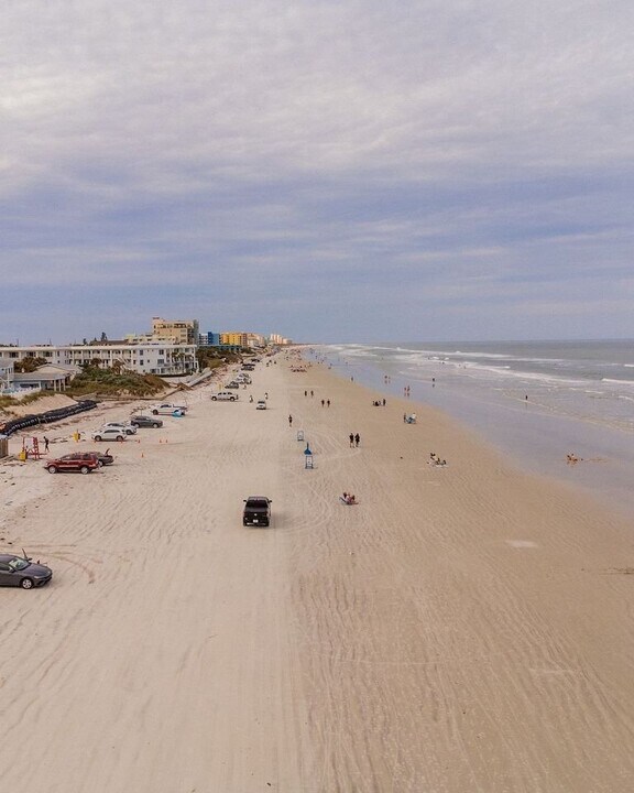 799 E 10th Ave in New Smyrna Beach, FL - Building Photo