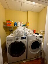 184 Saint Paul St, Unit 1 in Brookline, MA - Foto de edificio - Building Photo