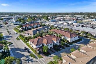 4210 Dixie Hwy in Oakland Park, FL - Building Photo - Building Photo