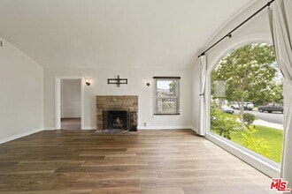724 N Lincoln St in Burbank, CA - Building Photo - Building Photo