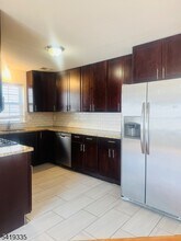 523 Broadway in Elizabeth, NJ - Building Photo - Building Photo