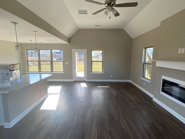 A NEW WALLS, MS BUILD YOU CAN'T MISS in Walls, MS - Building Photo - Building Photo