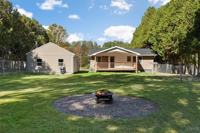 6438 Monument Rd in Whitestown, NY - Building Photo - Building Photo