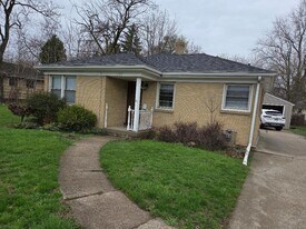 1722 Gratiot Ave in Saginaw, MI - Building Photo