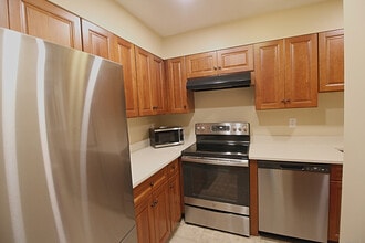 95 Wilton Crest Rd in Wilton, CT - Building Photo - Building Photo