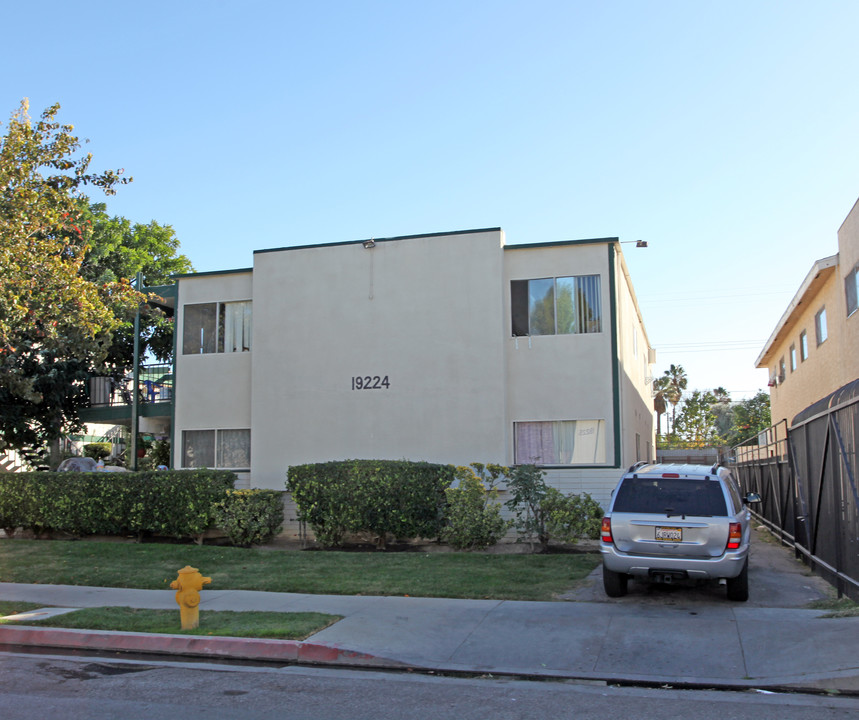 19224 Bryant St in Northridge, CA - Building Photo