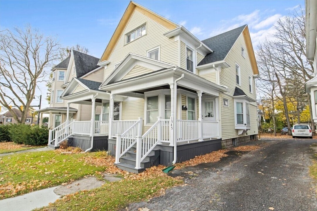 1545 South Ave in Rochester, NY - Building Photo