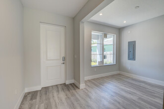 127 NW 9th Ave in Delray Beach, FL - Building Photo - Building Photo