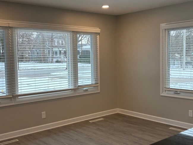 5552 Lyman Ave in Downers Grove, IL - Building Photo - Building Photo