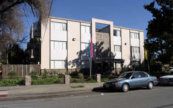 Woodland Park Apartments in East Palo Alto, CA - Building Photo - Building Photo