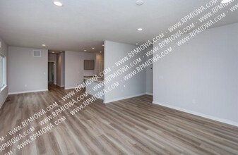 755 Linden St in Carlisle, IA - Building Photo - Building Photo