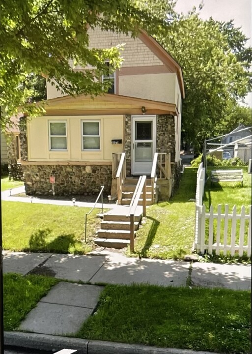 3023 Russell Ave N in Minneapolis, MN - Foto de edificio