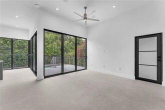 640 Fernwood Rd in Key Biscayne, FL - Building Photo - Building Photo