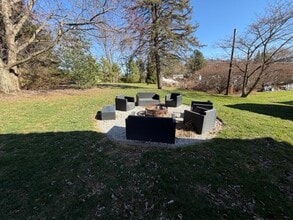 195 Washburn Rd in Tallmadge, OH - Foto de edificio - Building Photo