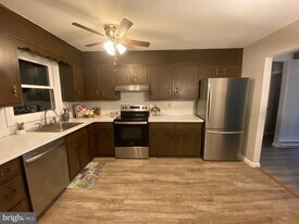 316 S Griffith Dr in Douglassville, PA - Building Photo