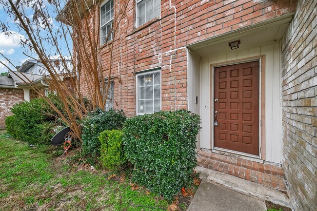 6375 S Briar Bayou Dr