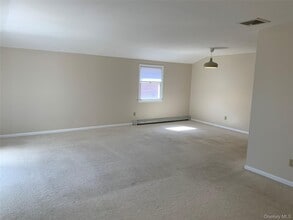 57-48 256th St in Queens, NY - Building Photo - Building Photo