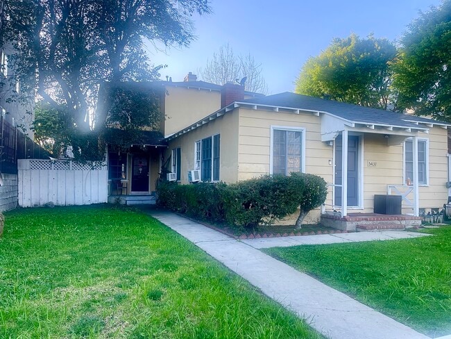 5435 Colfax Ave, Unit 5435 Colfax Ave in North Hollywood, CA - Building Photo - Building Photo