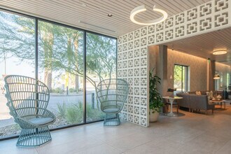 701 W Rio Salado Pkwy in Tempe, AZ - Foto de edificio - Building Photo