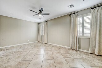 3631 E Sophie Ln in Phoenix, AZ - Foto de edificio - Building Photo