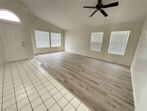 5438 Morning Swim Ln in Las Vegas, NV - Building Photo - Building Photo