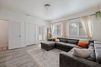 5720 Cherry Ln in Nampa, ID - Building Photo - Building Photo