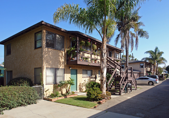 445 E Scott St in Port Hueneme, CA - Building Photo - Building Photo