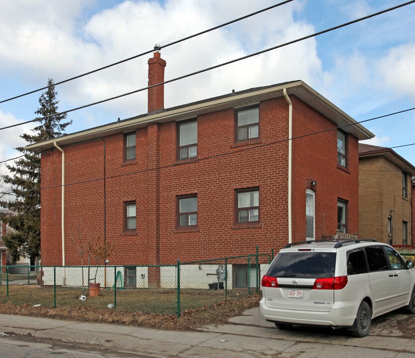 5 Wesley St in Toronto, ON - Building Photo