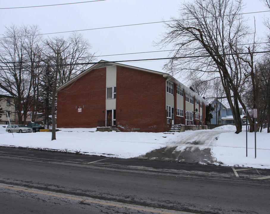 230 W Genesee St in Auburn, NY - Building Photo