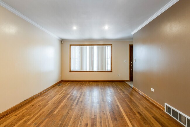 8906 S Halsted St in Chicago, IL - Building Photo - Building Photo