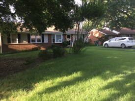 8712 Greenford Dr in Richmond, VA - Building Photo