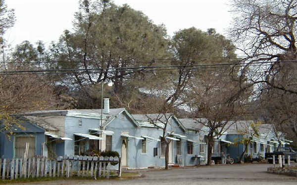 32110 Mccray Rd in Cloverdale, CA - Foto de edificio - Building Photo