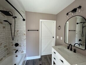 1210 E Whittier St in Columbus, OH - Building Photo - Building Photo