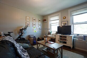 45 Carlton St in Brookline, MA - Building Photo - Building Photo