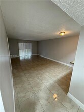 4121 Stirling Rd in Davie, FL - Building Photo - Building Photo