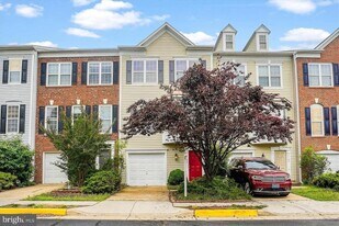 5186 Fiery Dawn Ct in Centreville, VA - Building Photo