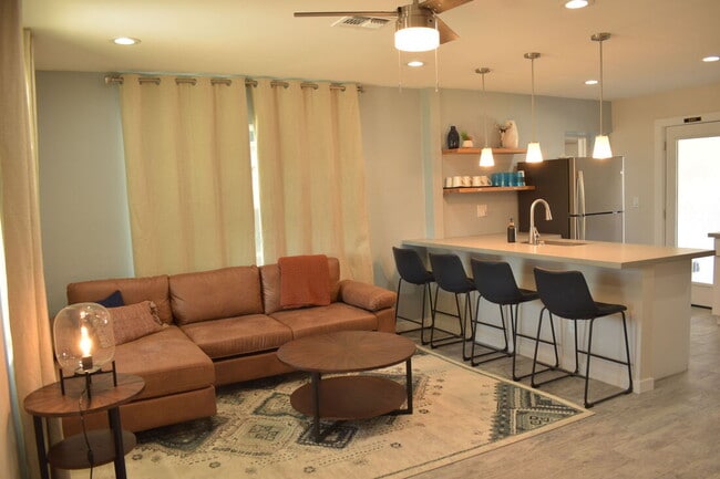 934 E Amelia Ave in Phoenix, AZ - Foto de edificio - Building Photo