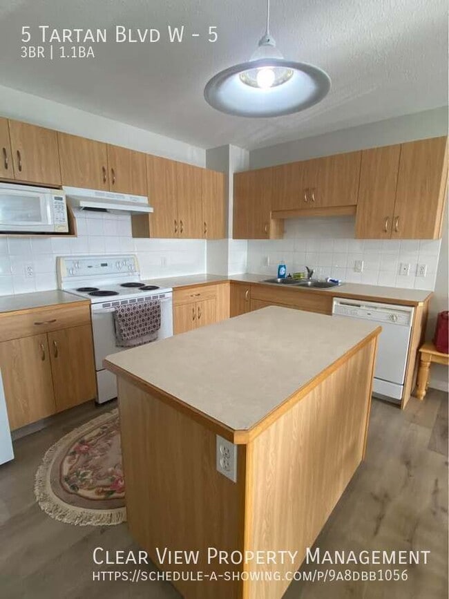 5 Tartan Blvd W in Lethbridge, AB - Building Photo - Building Photo