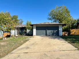 8300 View Ridge Dr in Austin, TX - Building Photo