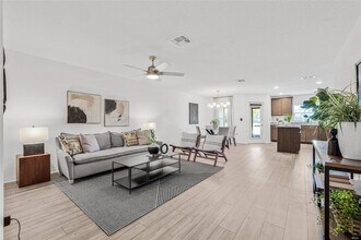 5429 Companion Ln in Tampa, FL - Building Photo - Building Photo