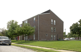 Alpha Plaza Apartments in East St. Louis, IL - Building Photo - Building Photo