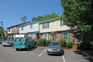 Hillsboro Square in Nashville, TN - Building Photo - Building Photo