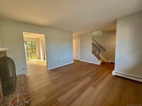 7 Homestead Ln in Brookfield, CT - Building Photo - Building Photo