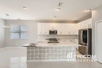 1028 Appian Pl in Wesley Chapel, FL - Building Photo - Building Photo