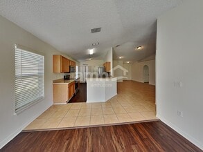 8058 Misty Meadow Ct N in Jacksonville, FL - Building Photo - Building Photo