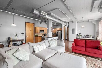 201 S St Francis Ave, Unit #401 in Wichita, KS - Building Photo - Building Photo