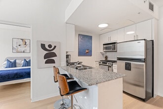 168e Esplanade Ave in North Vancouver, BC - Building Photo - Building Photo