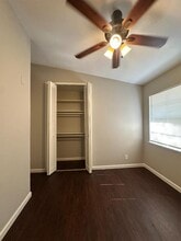 5127 Village Green in San Antonio, TX - Building Photo - Building Photo